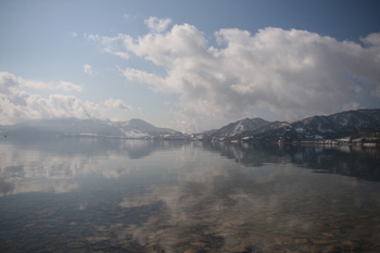 ある晴れた日の洞爺湖